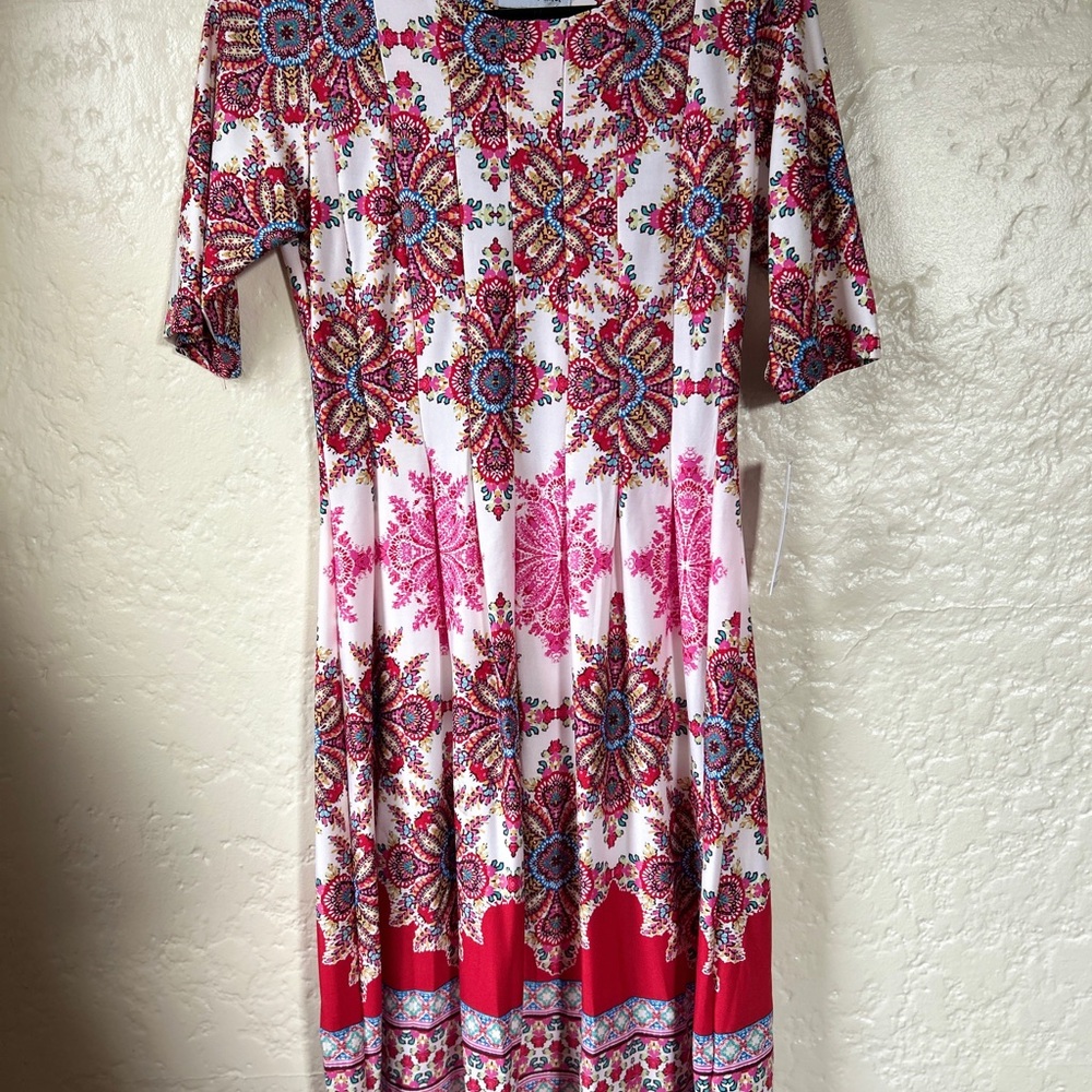Shelby & Palmer Red and Pink A-Line Midi Dress Casual Crew Neck Short Sleeve